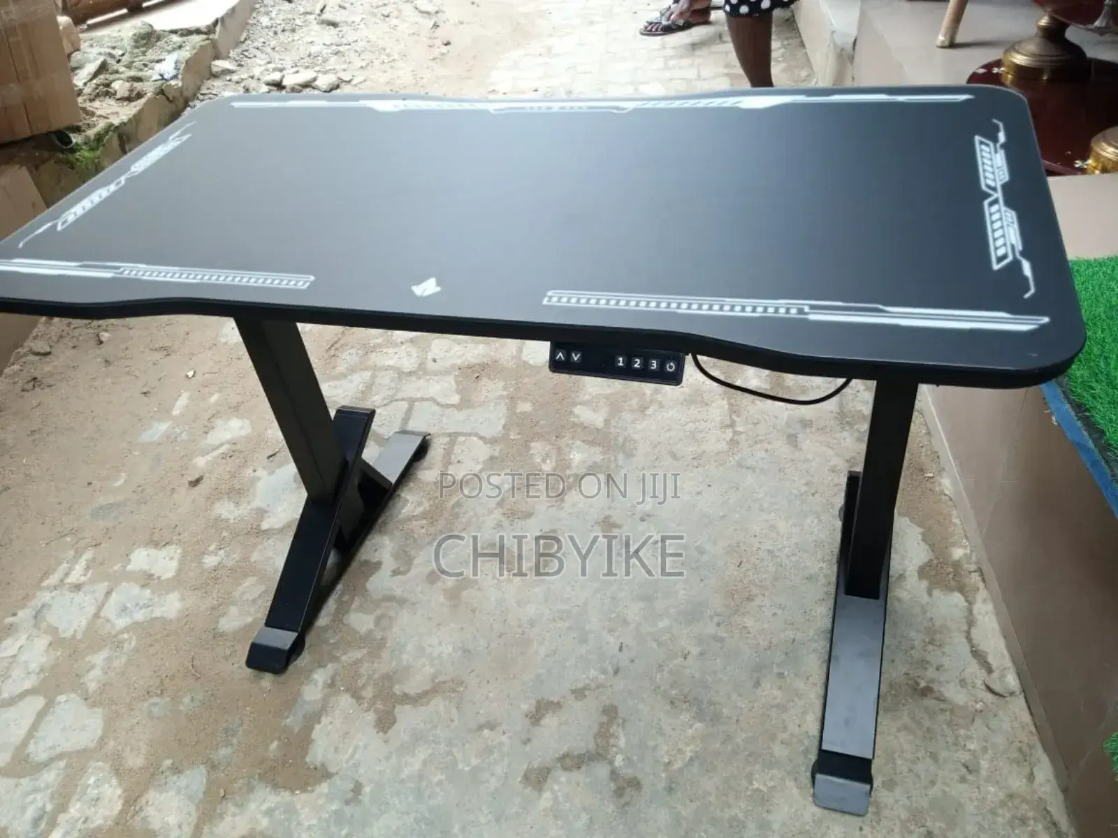 1.6m Adjustable Table Glass Top