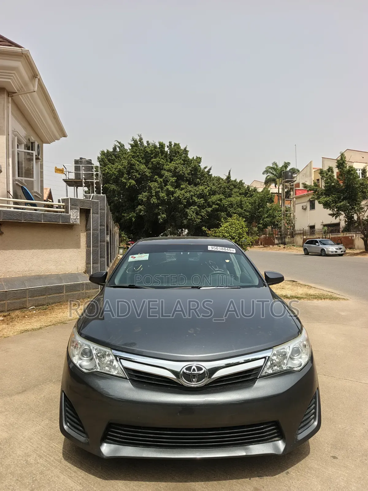 Toyota Camry LE 4dr Sedan (2.5L 4cyl 6A) 2013 Gray