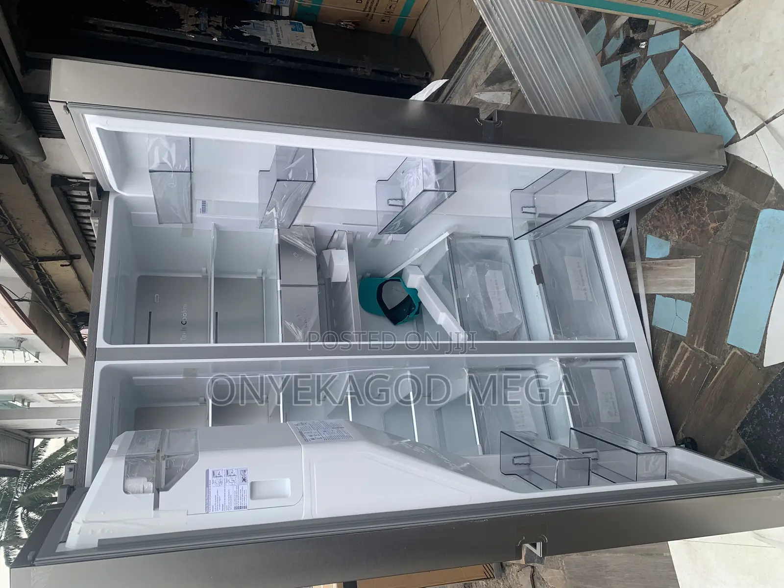 Hisense Side by Side Refrigerator 601liters
