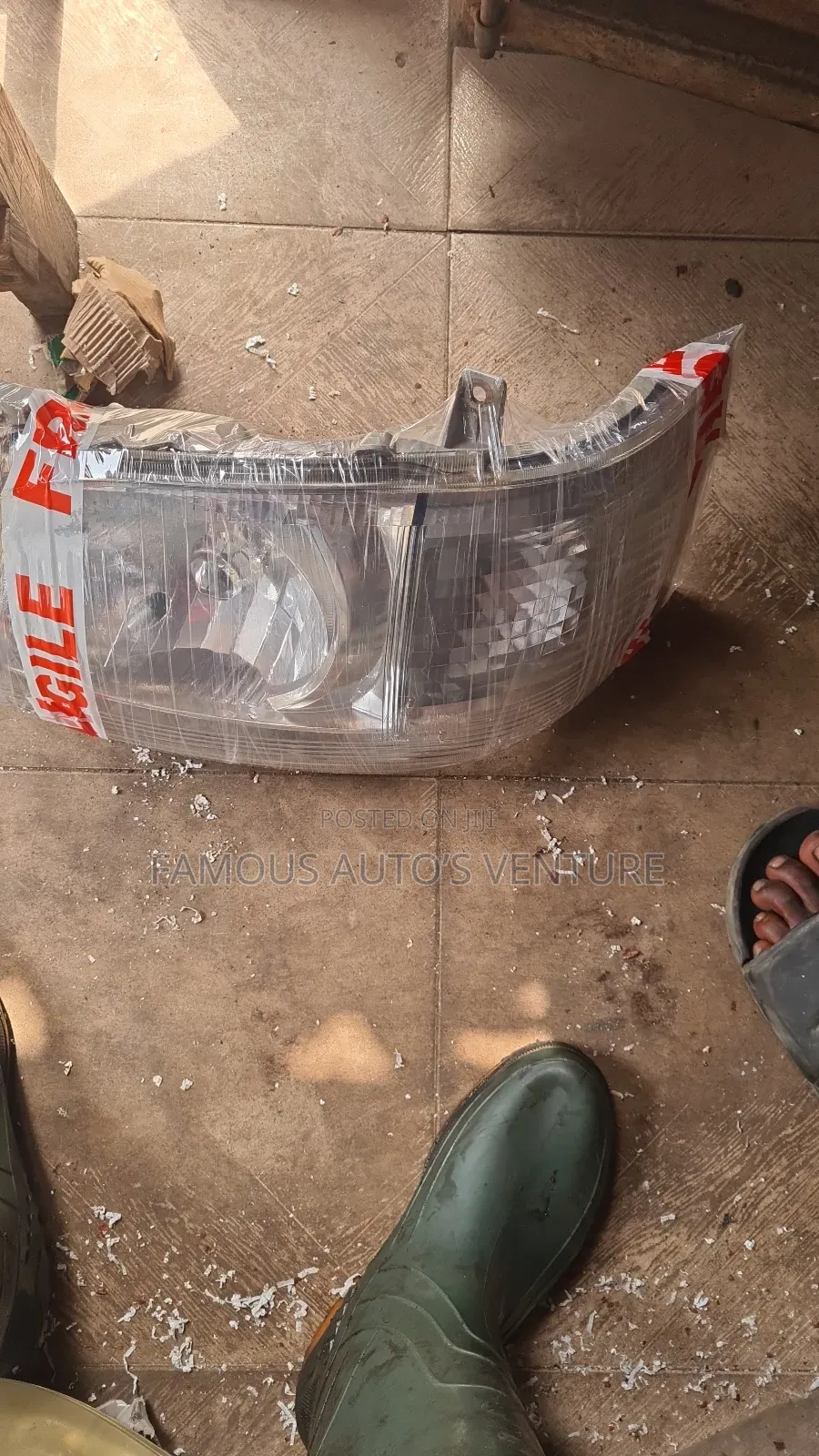 Toyota Hummer Bus Headlight