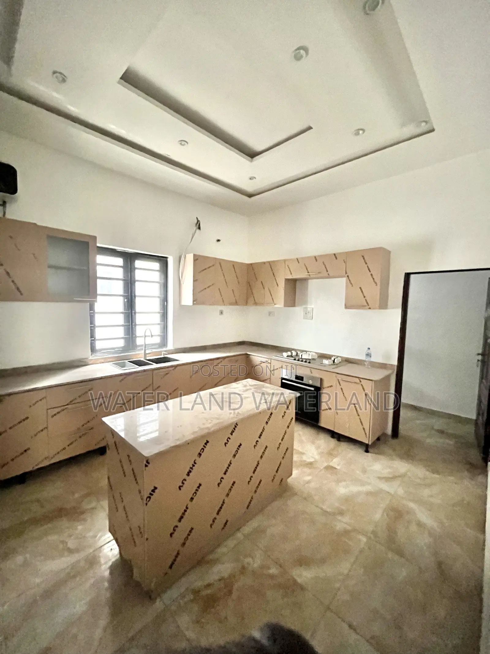 5bdrm Duplex in Lekki Phase 2 for sale