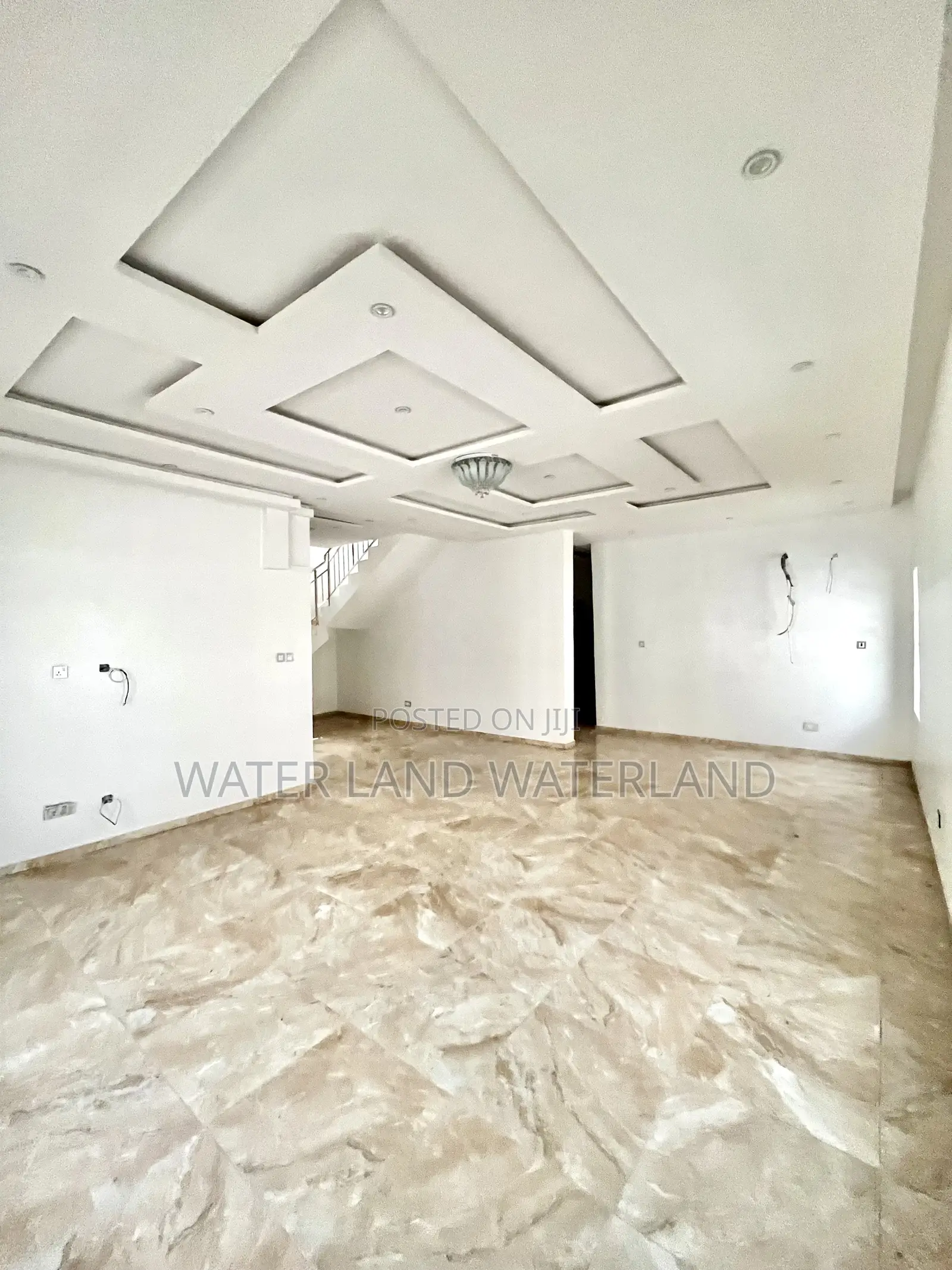 5bdrm Duplex in Lekki Phase 2 for sale