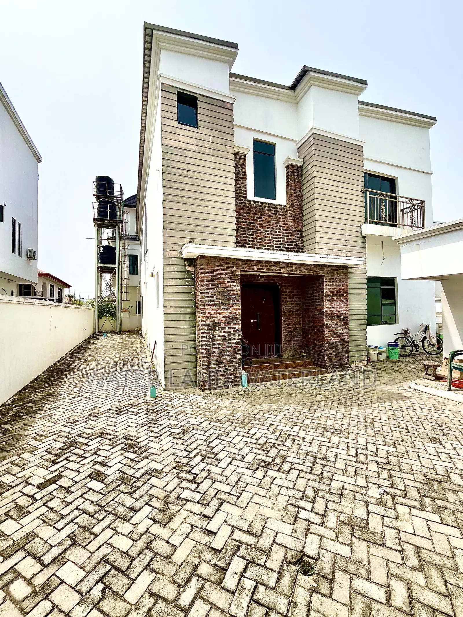 5bdrm Duplex in Lekki Phase 2 for sale