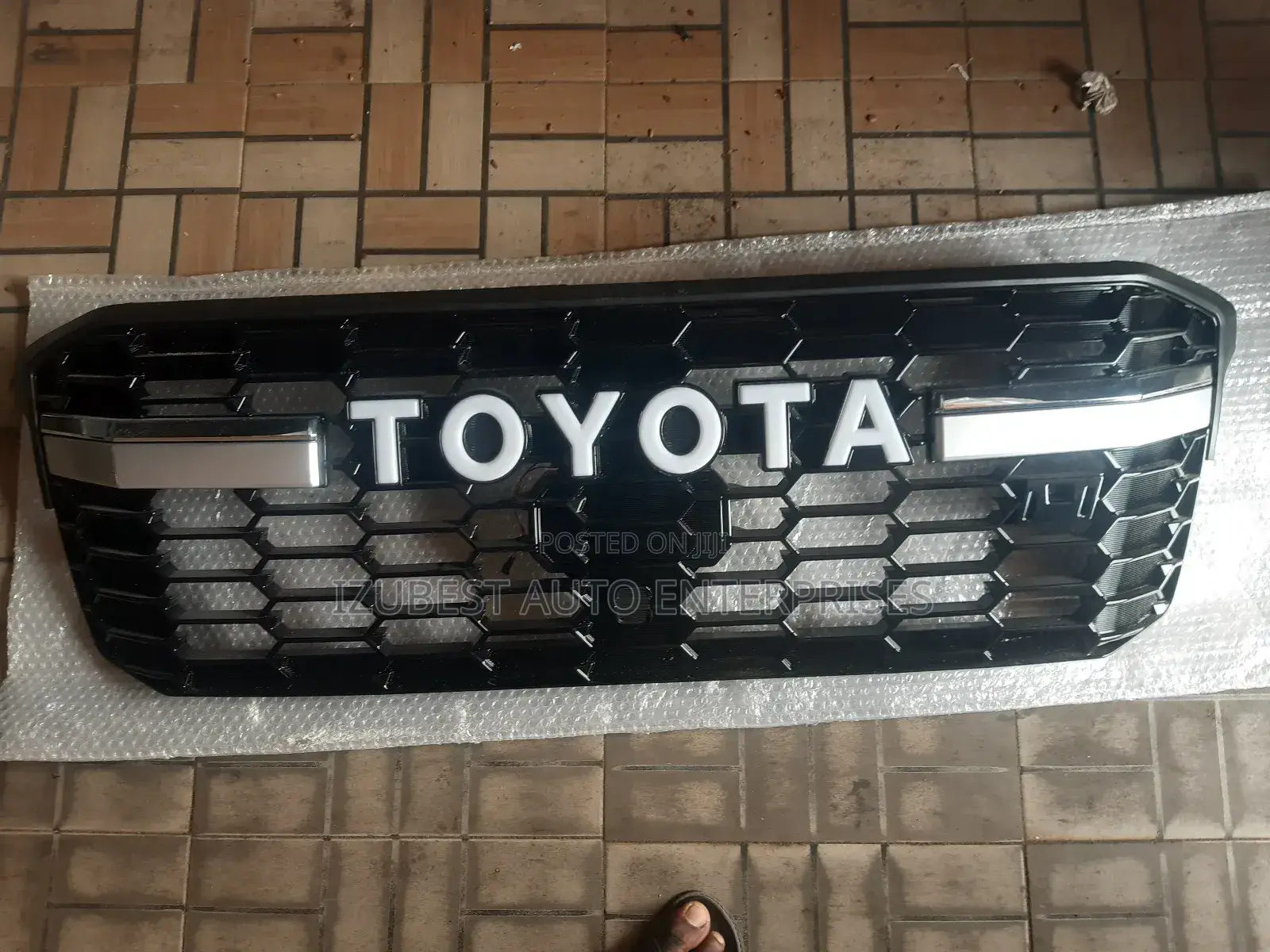 Front Grille Land Cruiser 2025 Gr Lc300