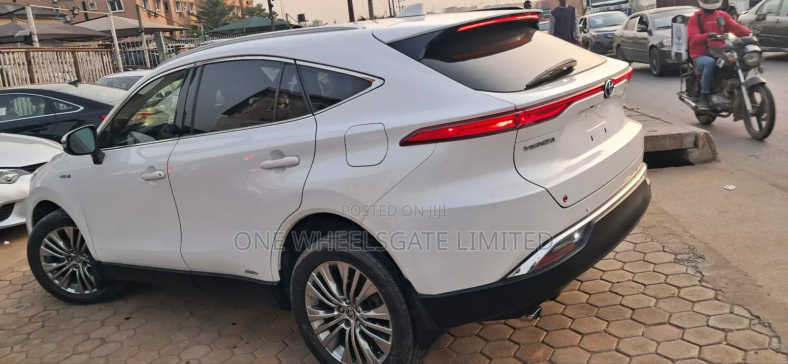 Toyota Venza 2023 White