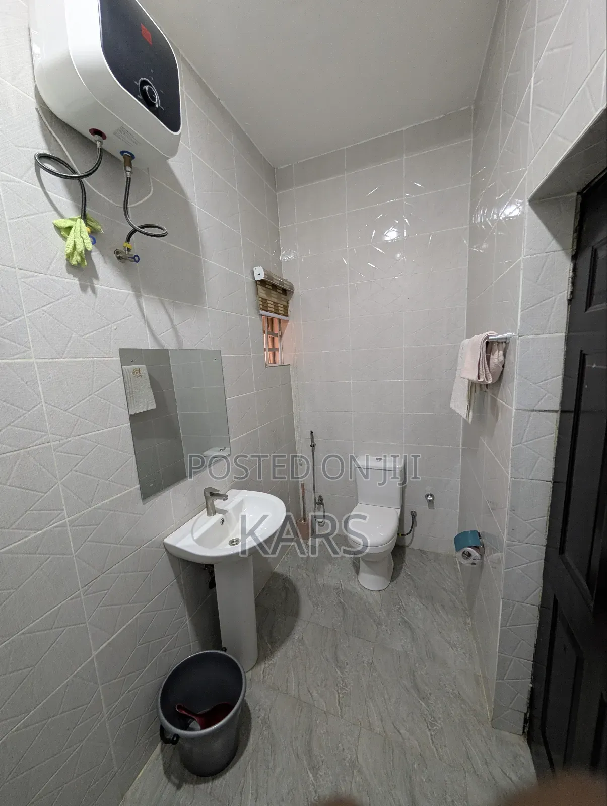 Furnished 9bdrm Duplex in Green City Residence for sale