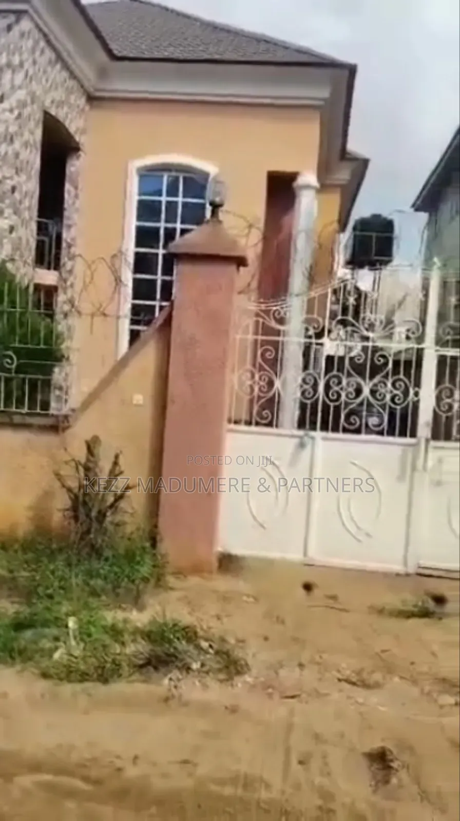 5bdrm Duplex in Umuobia Housing for sale