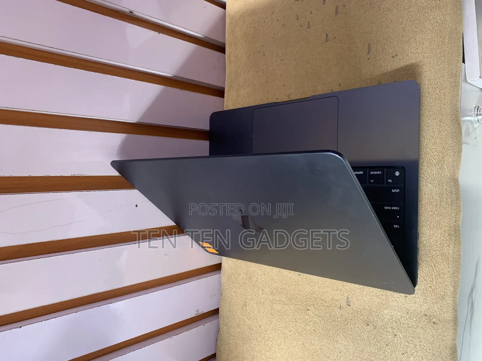 Laptop Apple MacBook Air 2024 M3 13-inch 8GB Apple M3 SSD 256GB