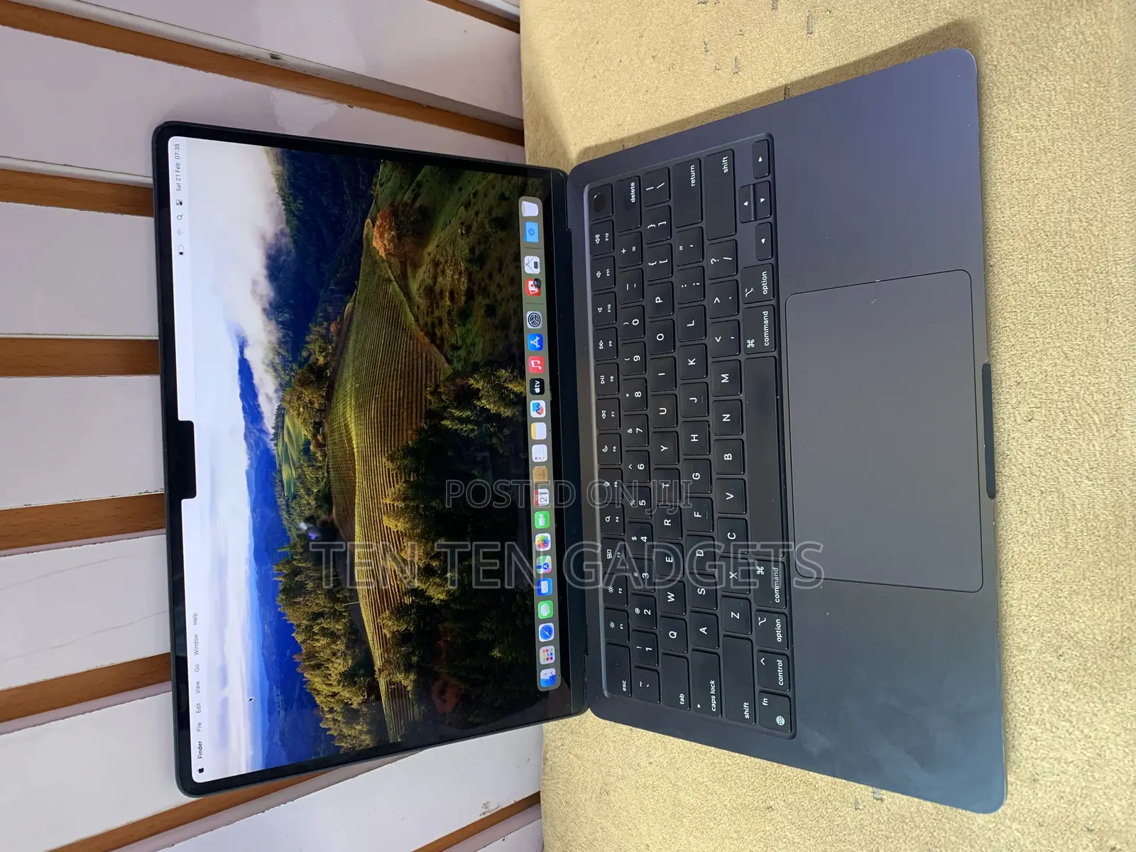 Laptop Apple MacBook Air 2024 M3 13-inch 8GB Apple M3 SSD 256GB