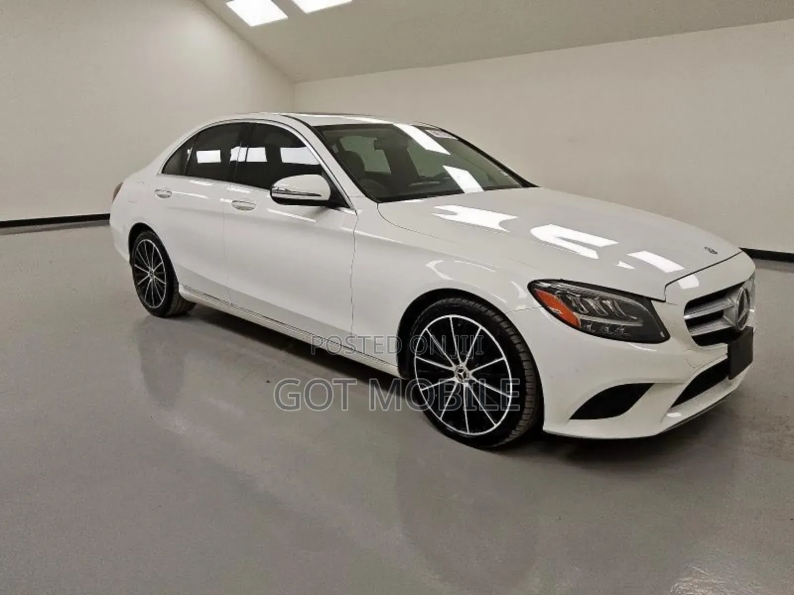 Mercedes-Benz C300 2021 White