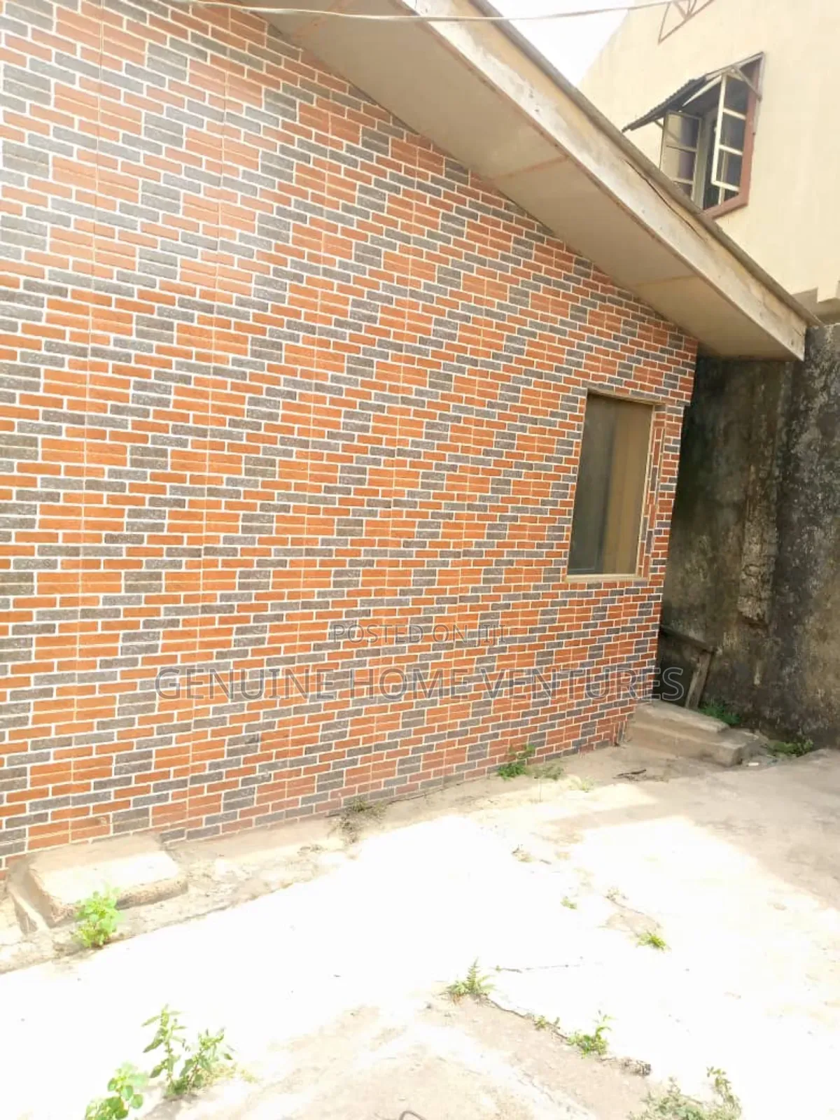3bdrm Bungalow in Agric for sale