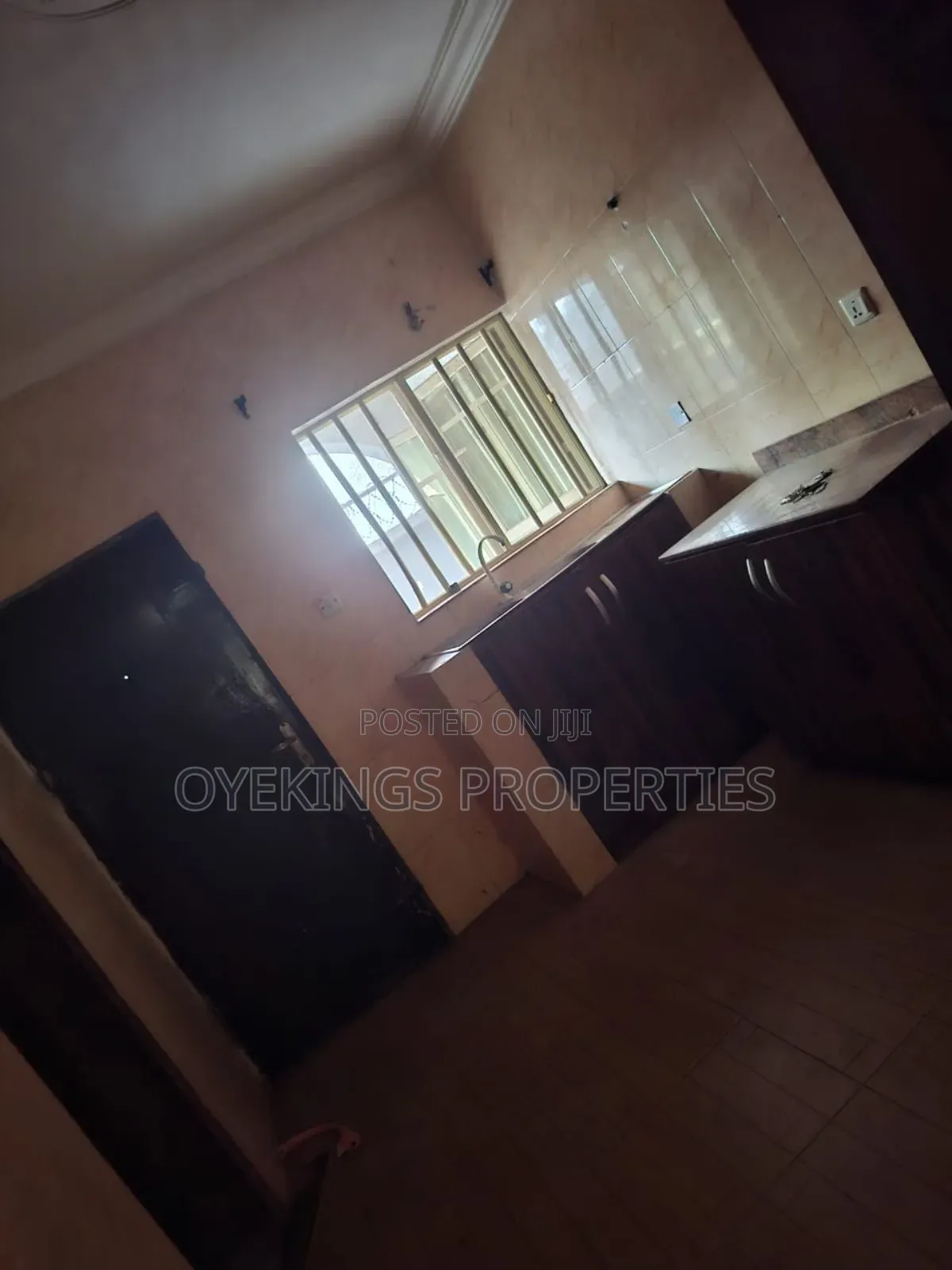3bdrm Block of Flats in Elebu Oja, Akala Express for rent
