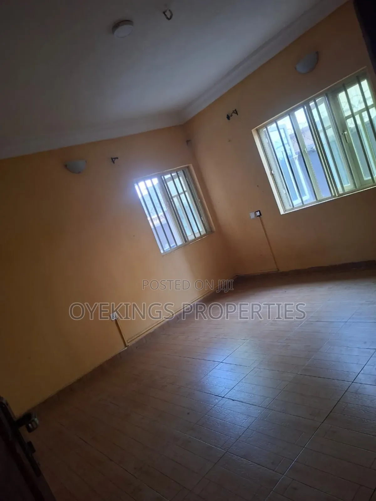 3bdrm Block of Flats in Elebu Oja, Akala Express for rent