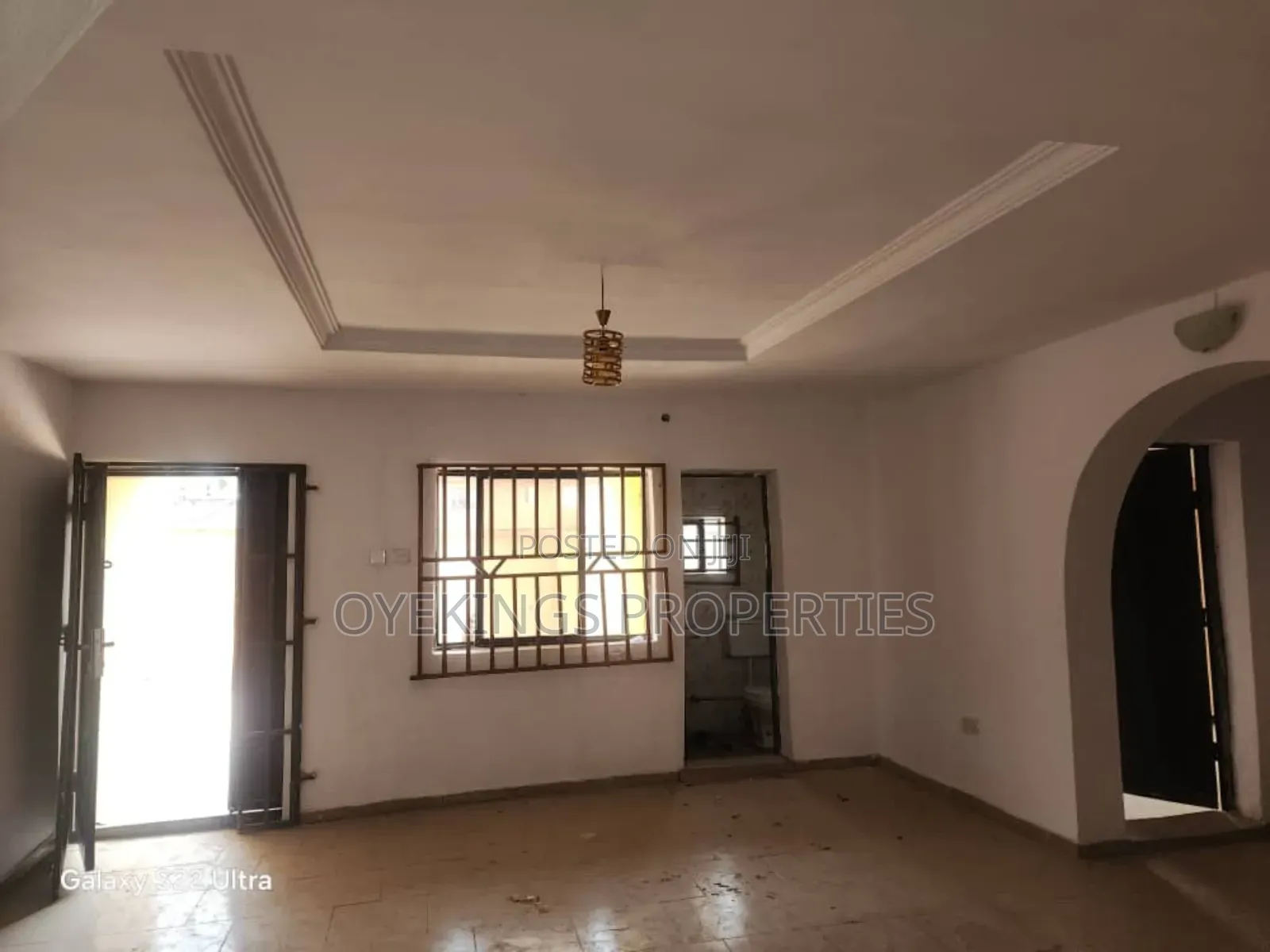 3bdrm Block of Flats in Behind Beeshop, Akala Express for rent