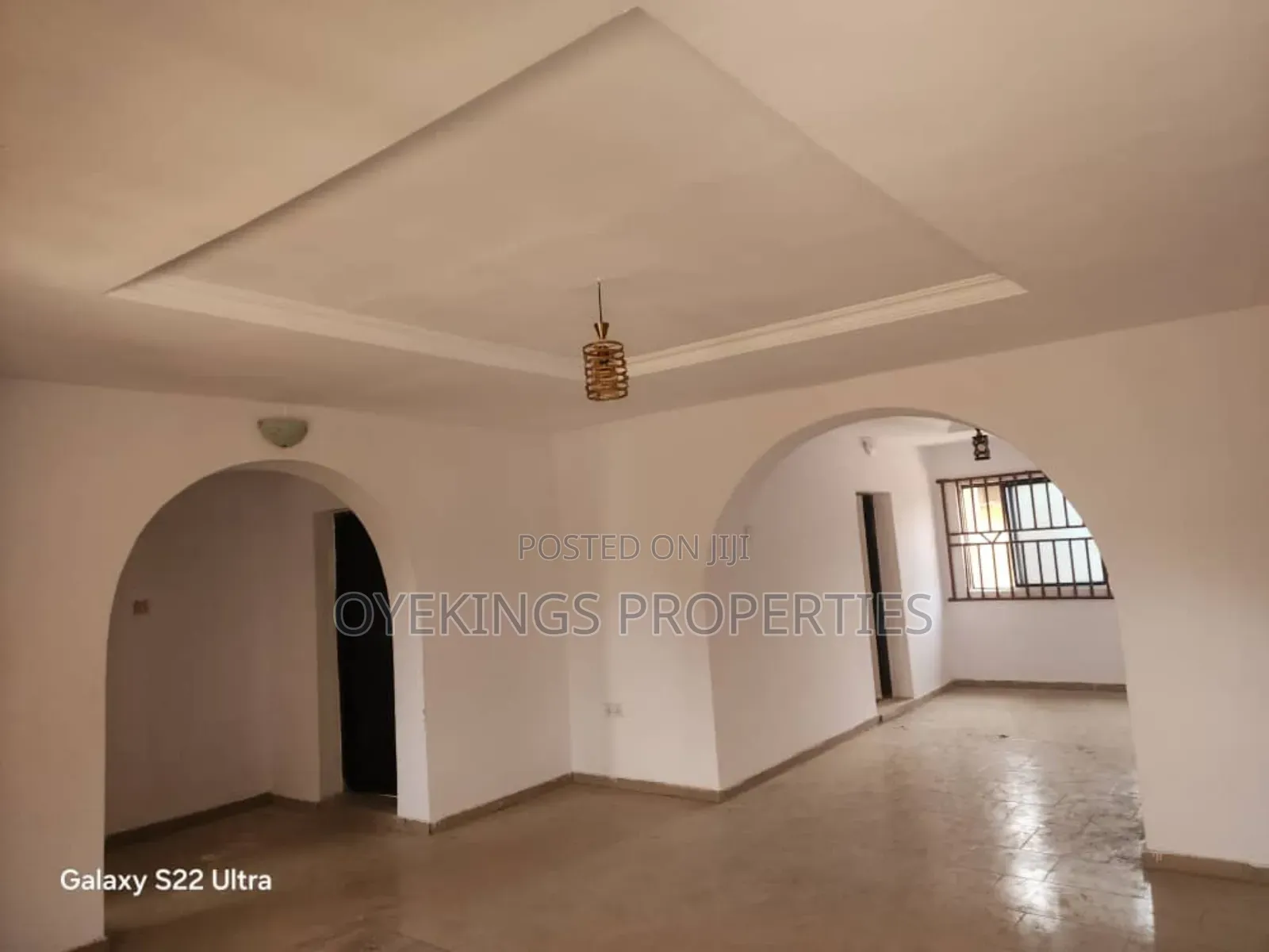 3bdrm Block of Flats in Behind Beeshop, Akala Express for rent