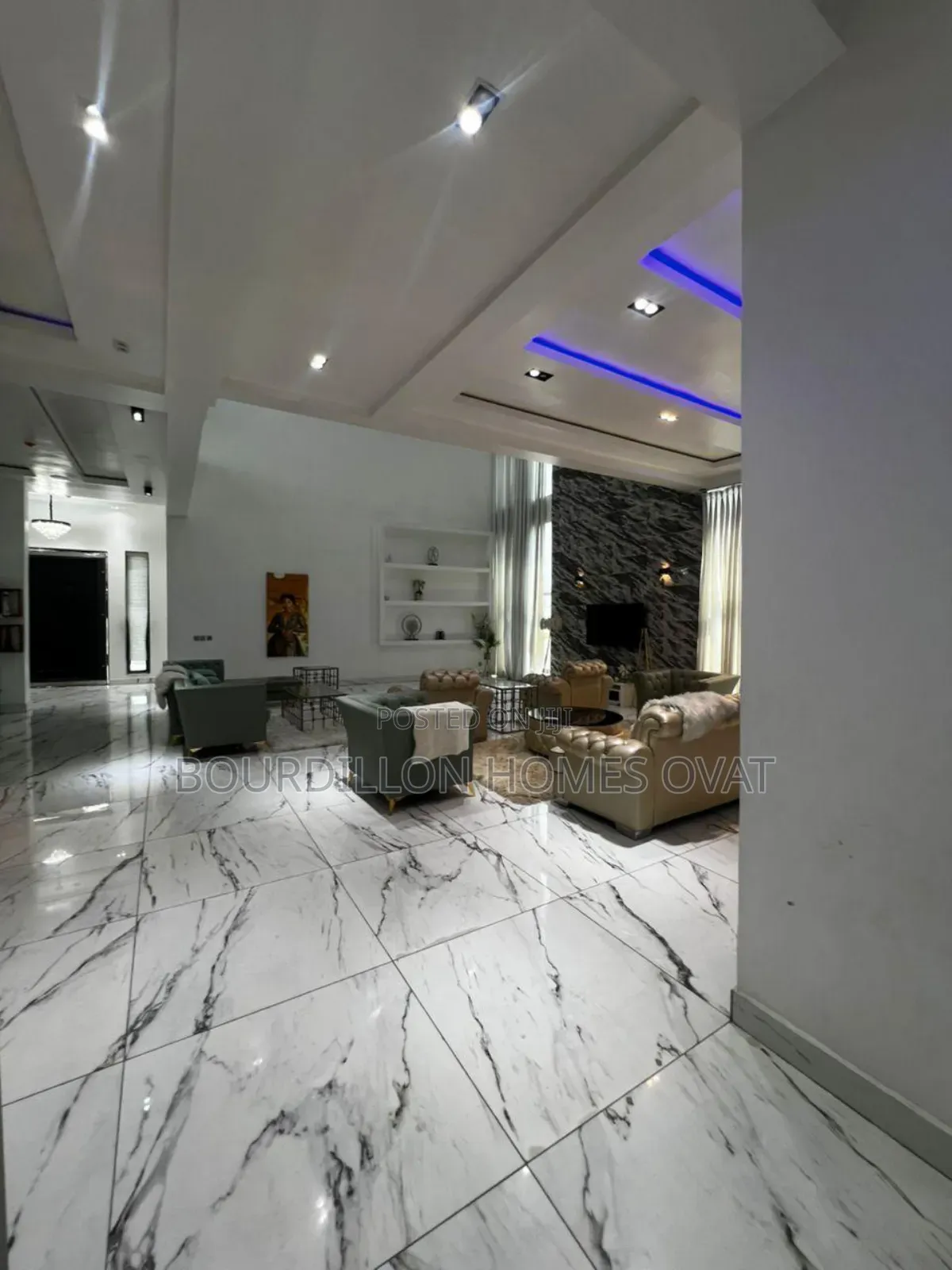 5bdrm Duplex in Pinnock Beach for sale