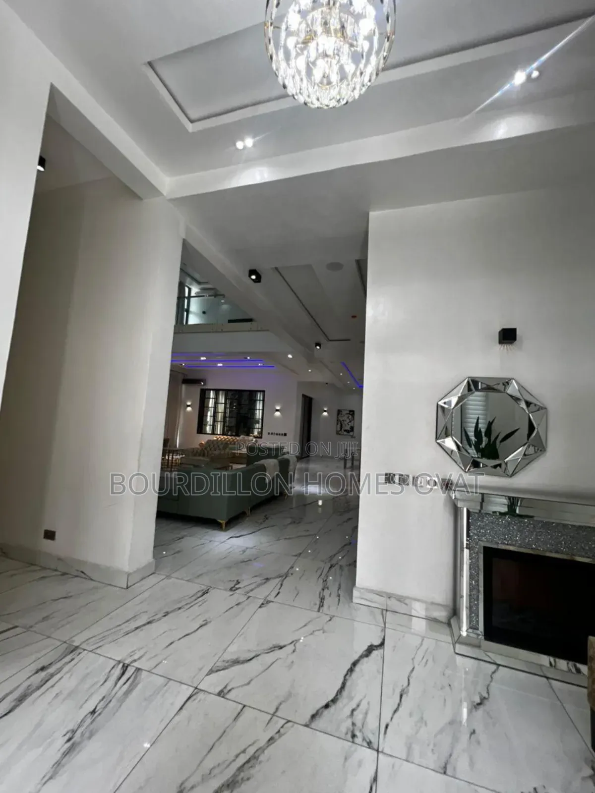 5bdrm Duplex in Pinnock Beach for sale