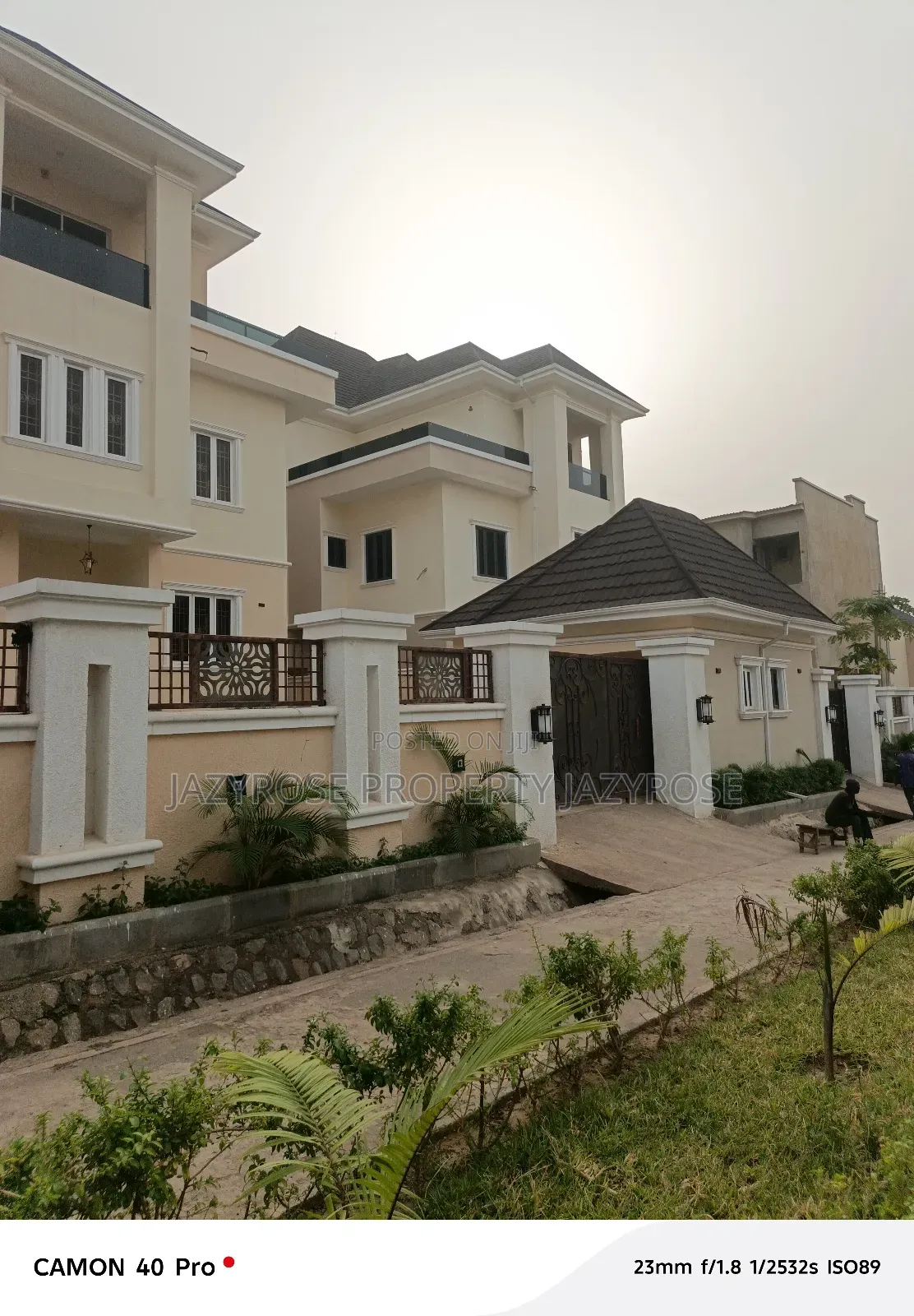 6bdrm Duplex in Guzape District for sale