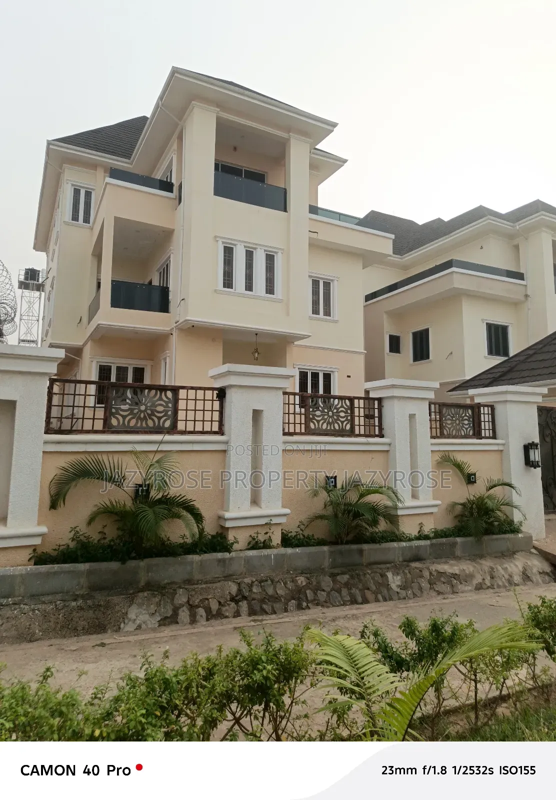 6bdrm Duplex in Guzape District for sale