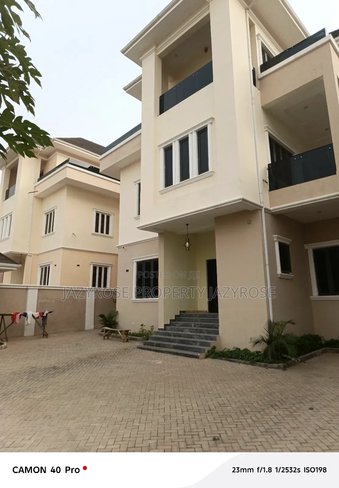 6bdrm Duplex in Guzape District for sale