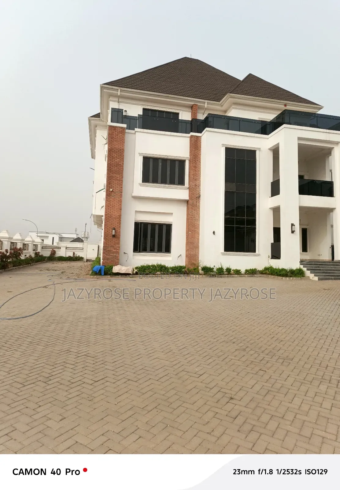 6bdrm Duplex in Guzape District for sale