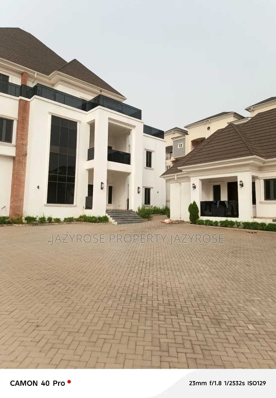 6bdrm Duplex in Guzape District for sale