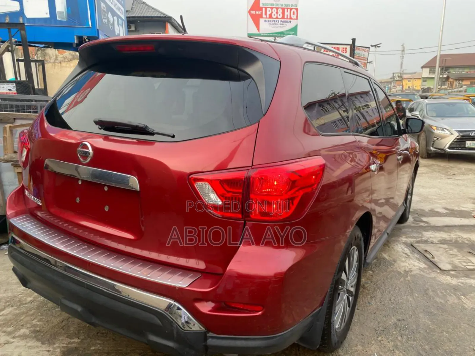 Nissan Pathfinder 2017 Red