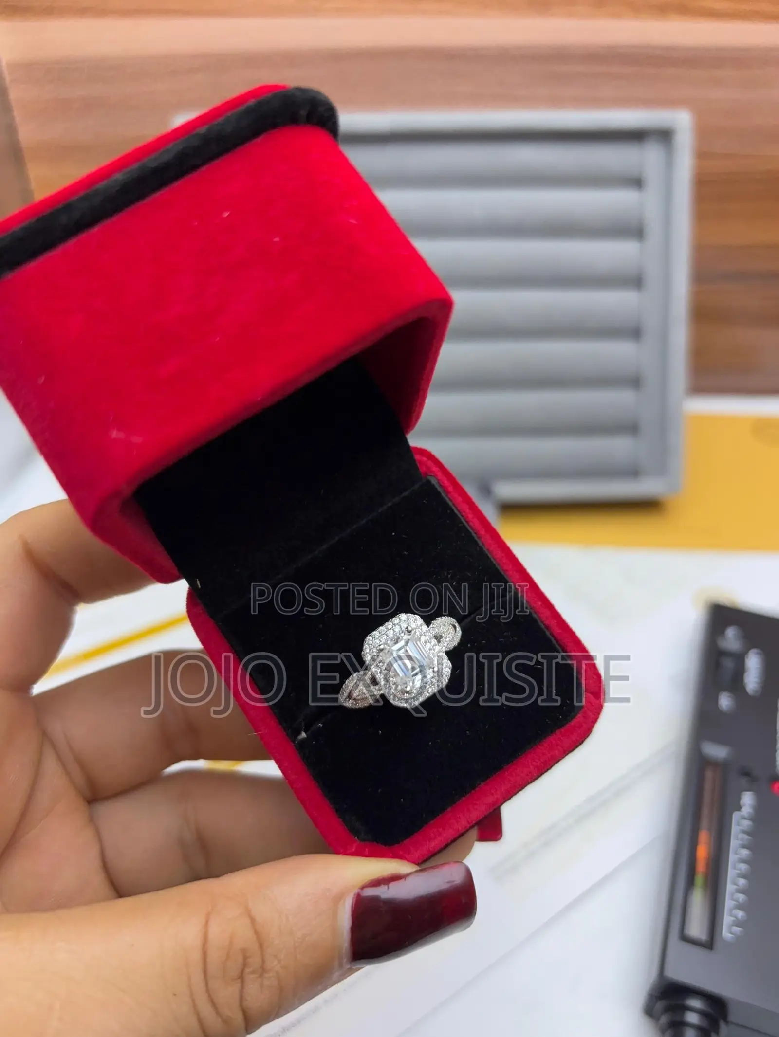 VVS Moissanite Engagement Ring