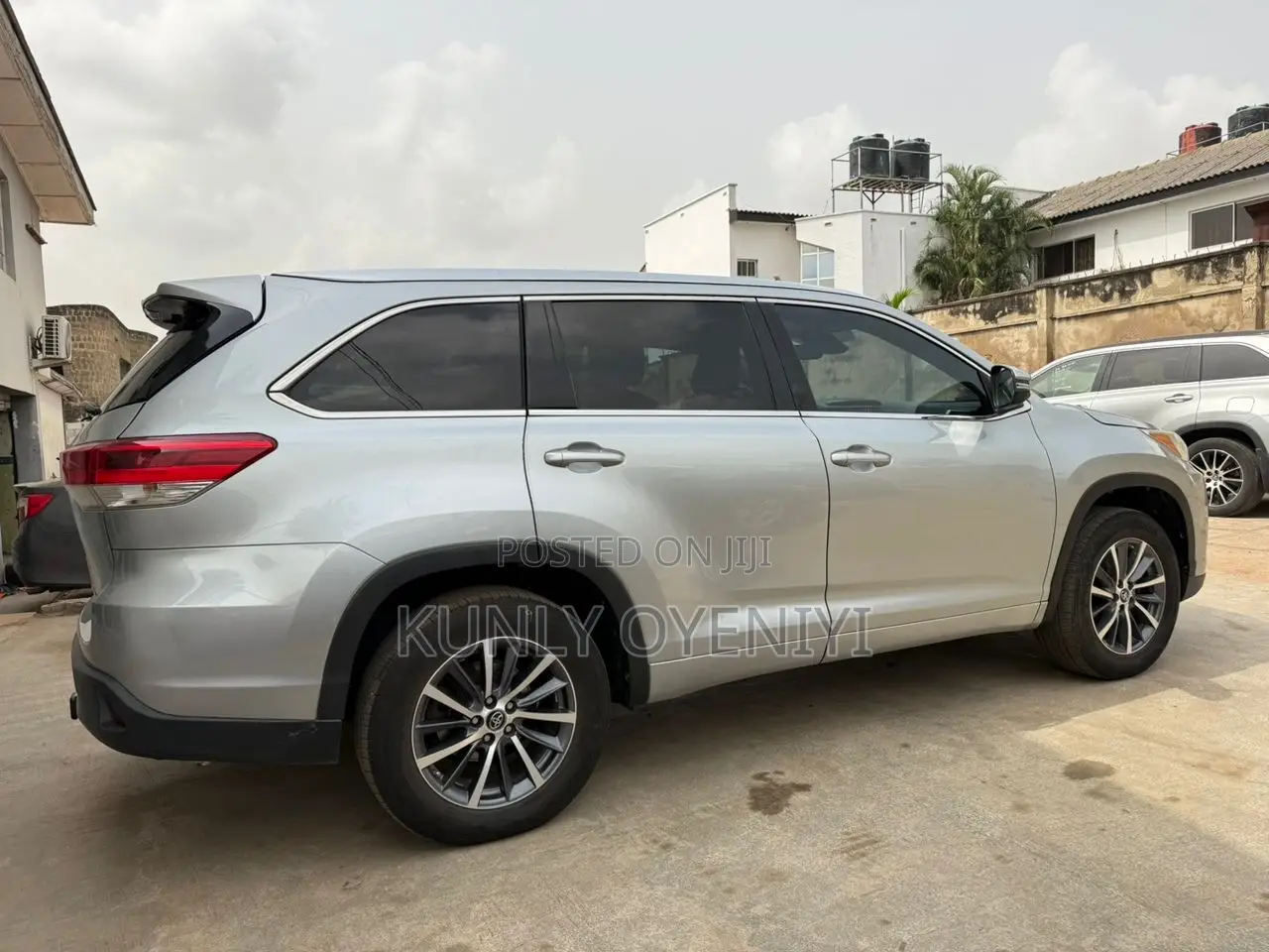 Toyota Highlander XLE 4x2 V6 (3.5L 6cyl 8A) 2018 Silver