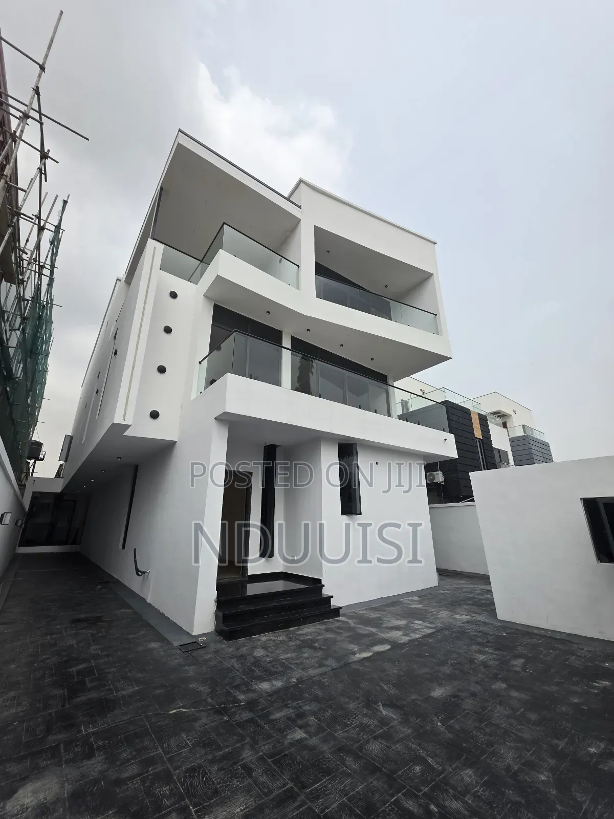 5bdrm Duplex in Lekki Phase 1 for sale
