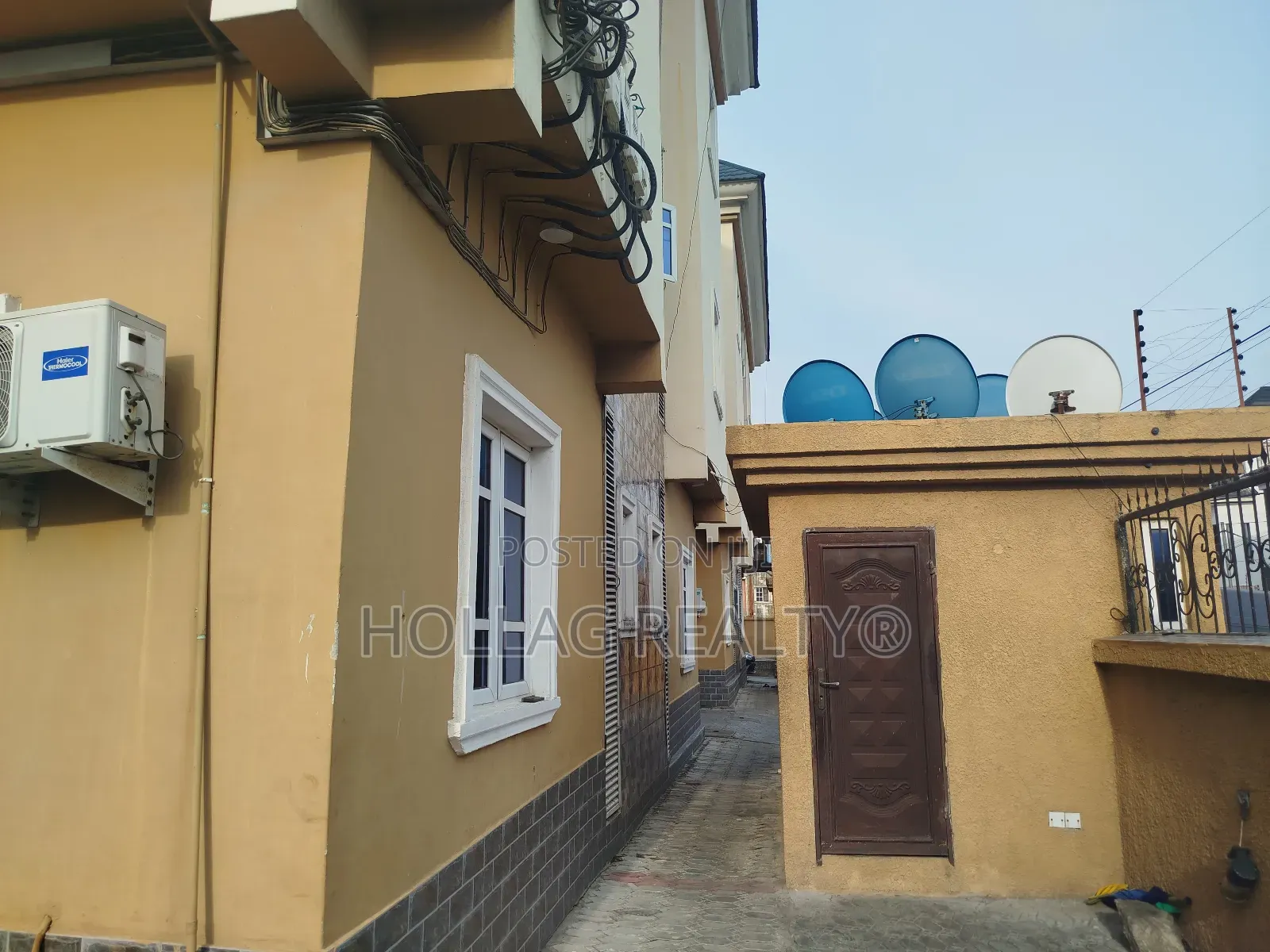 2bdrm Block of Flats in Victory Estate, Ago Palace for sale