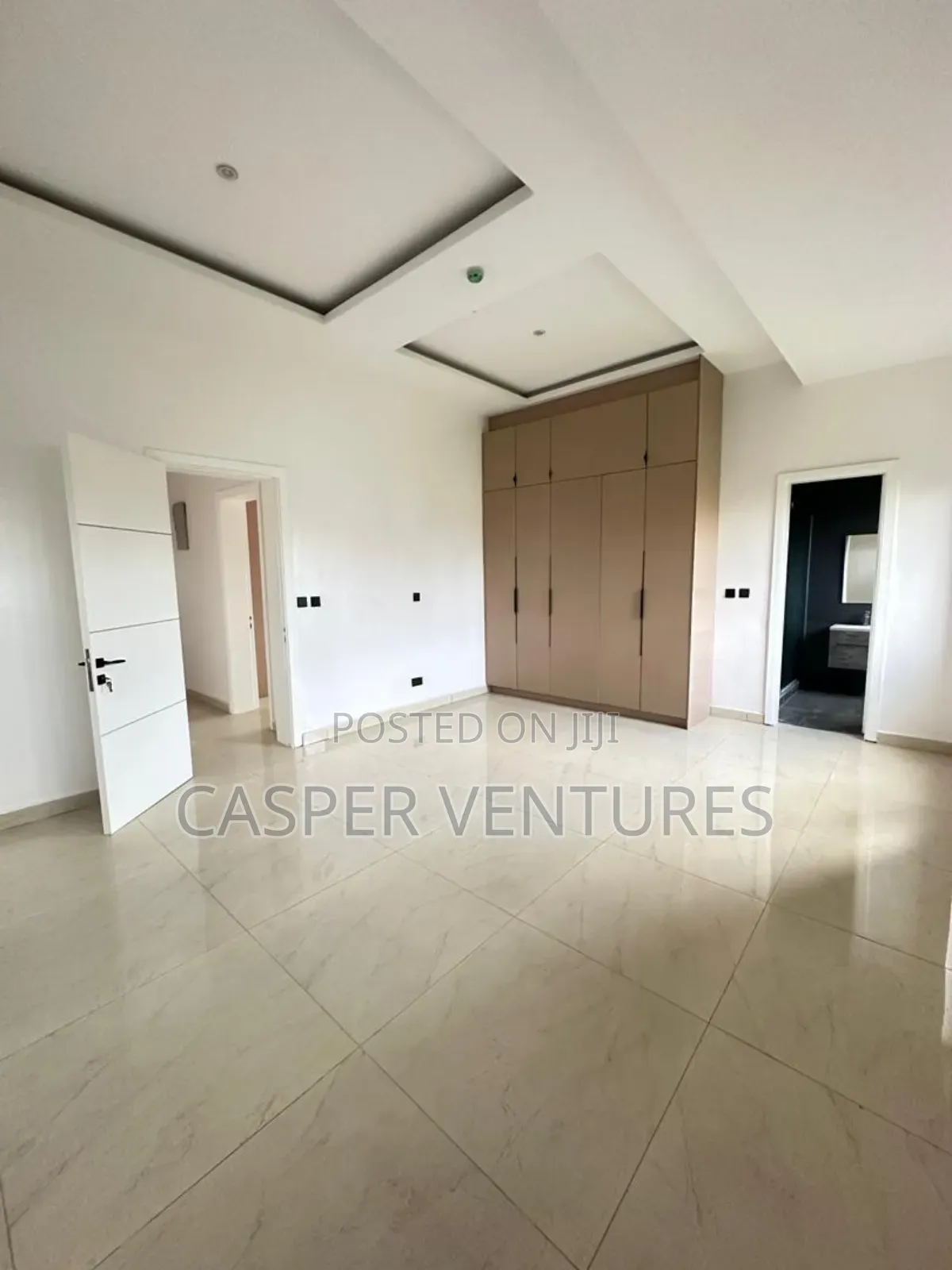 3bdrm Apartment in Kofo Abayomi for sale