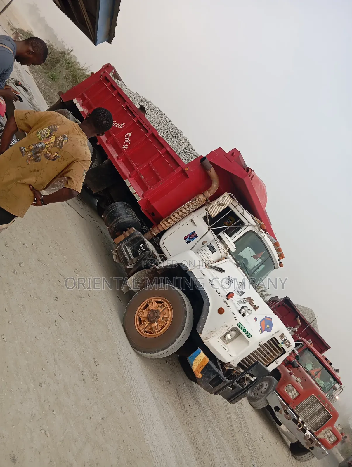 Premium Iron Black Chippings and Granite, Payment on Delivery