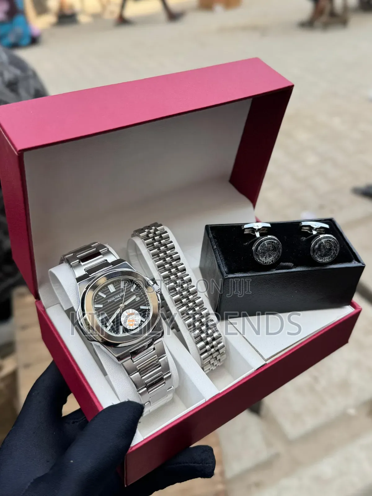 Patek Philippe Geneve Quality Chain Wristwatch