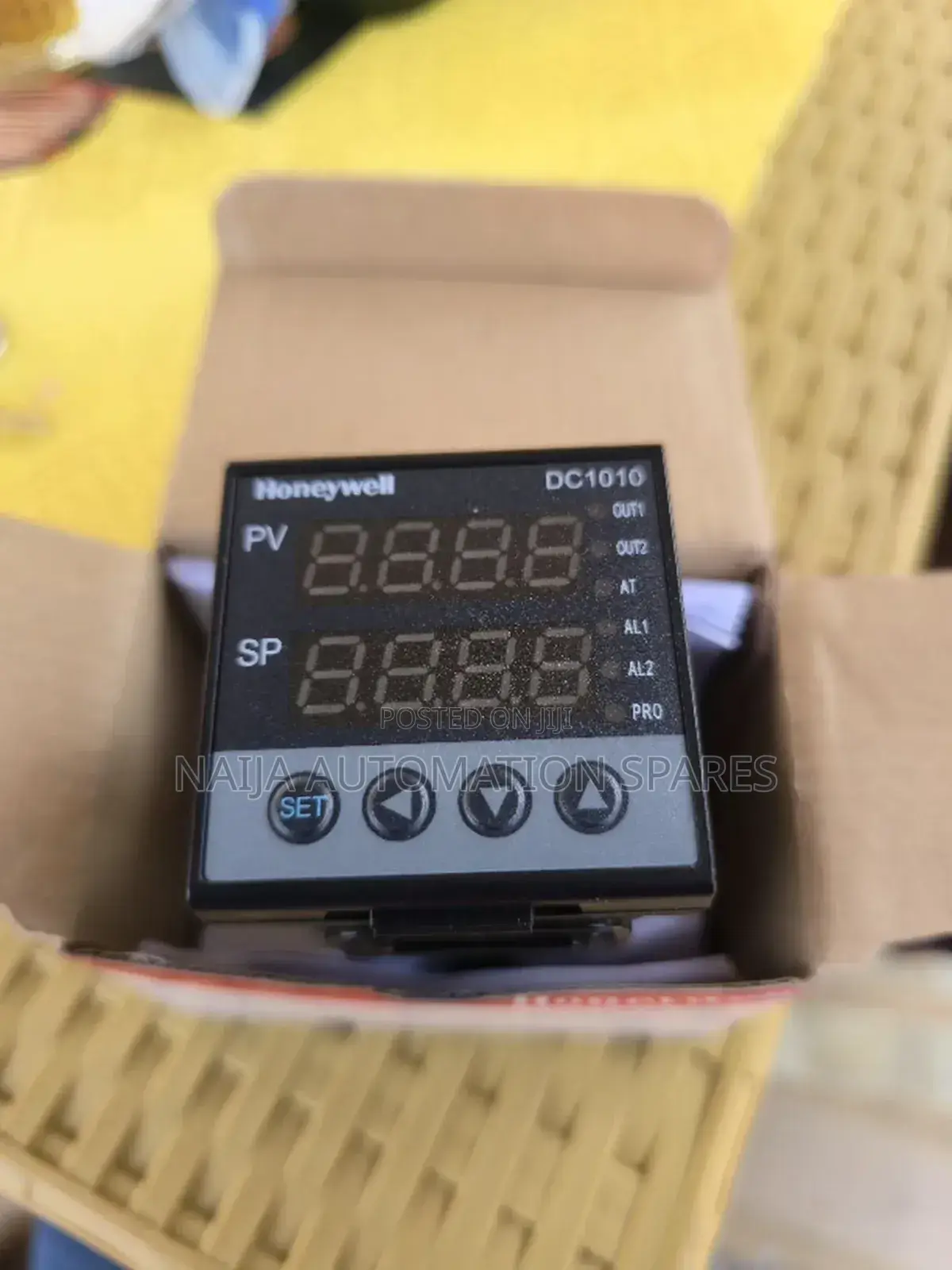 Honeywell Dc1010 Temperature Controller