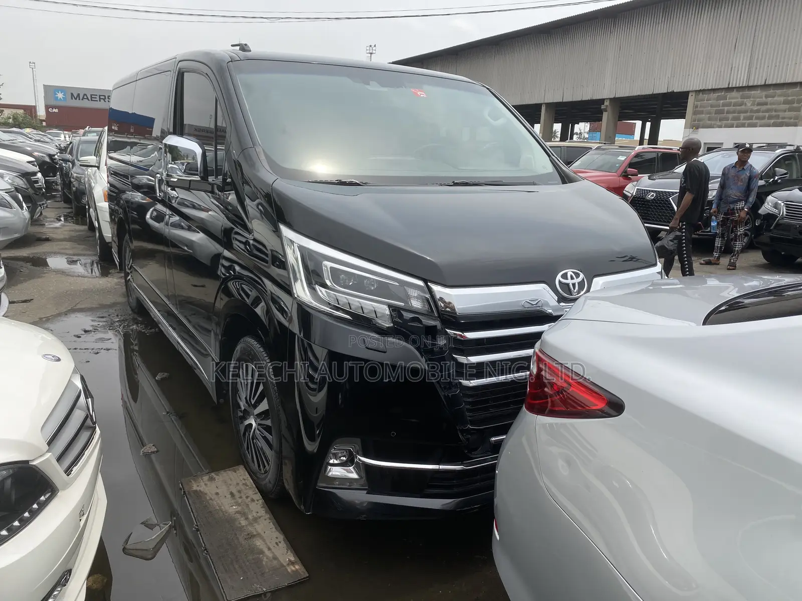Toyota Granvia 2023 Black