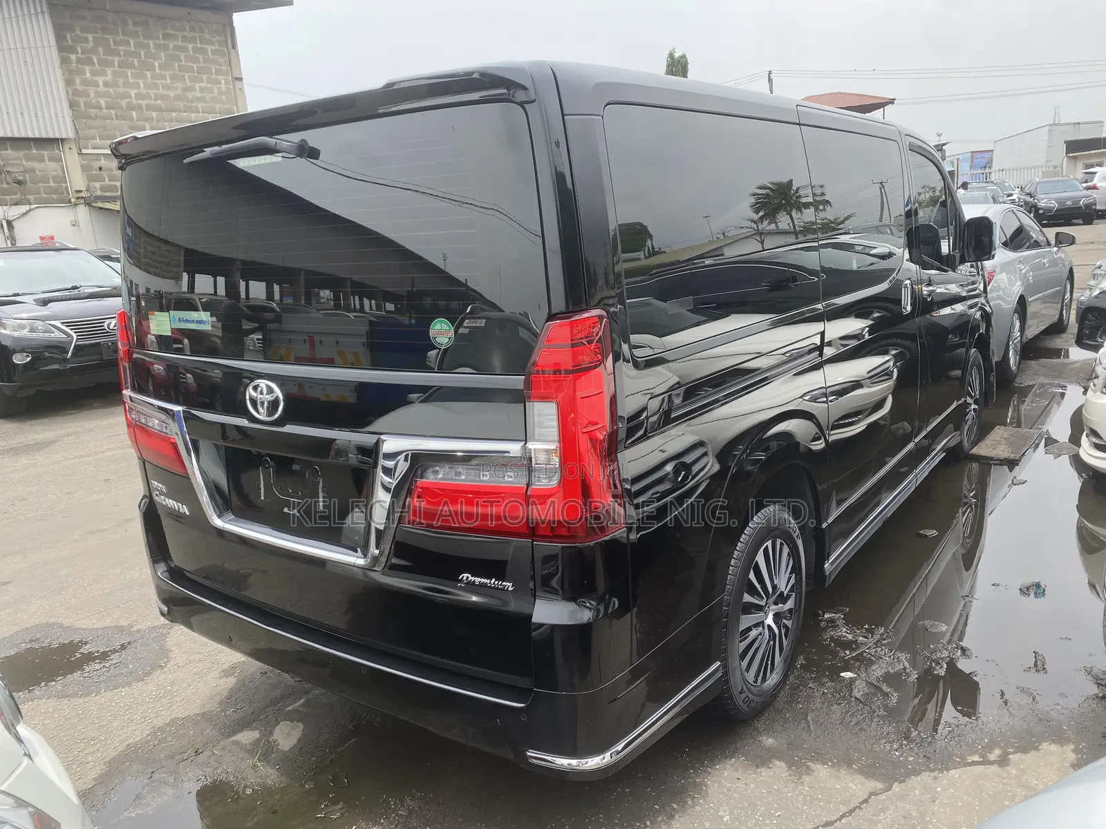 Toyota Granvia 2023 Black