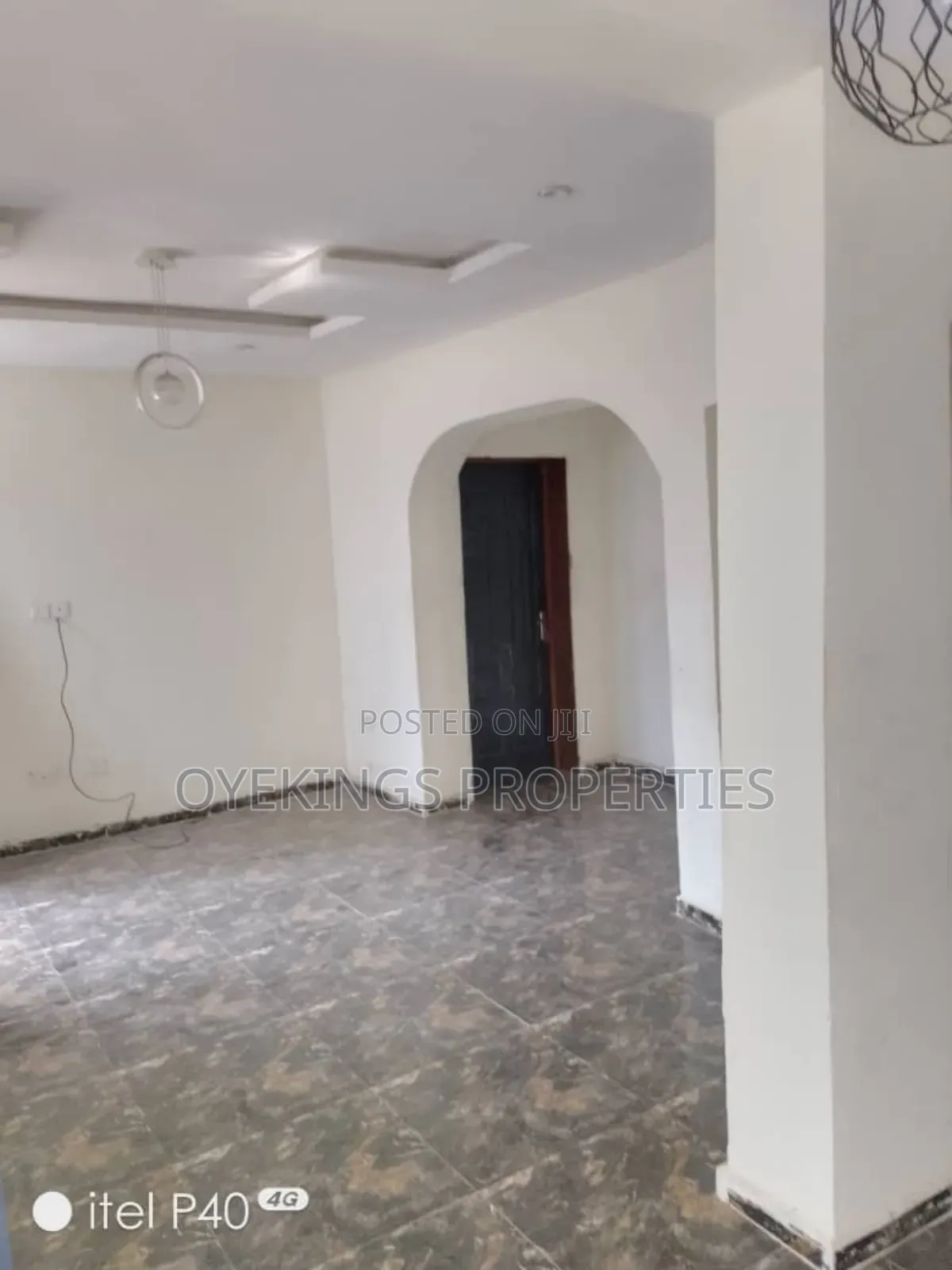 4bdrm Bungalow in Fele House, Akala Express for sale