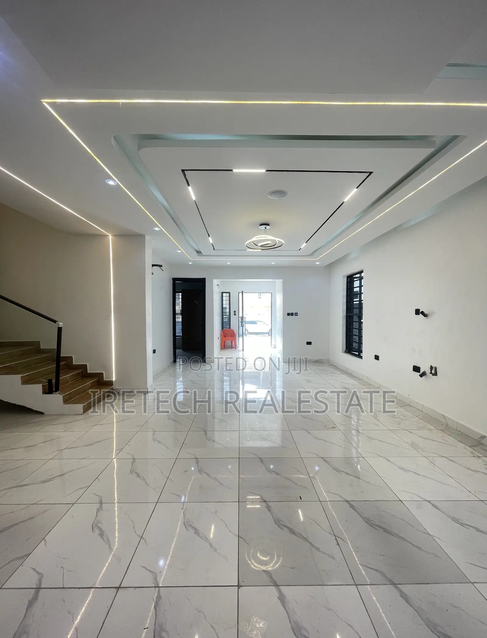 5bdrm Duplex in In A Secured Estate, Off Lekki-Epe Expressway for sale