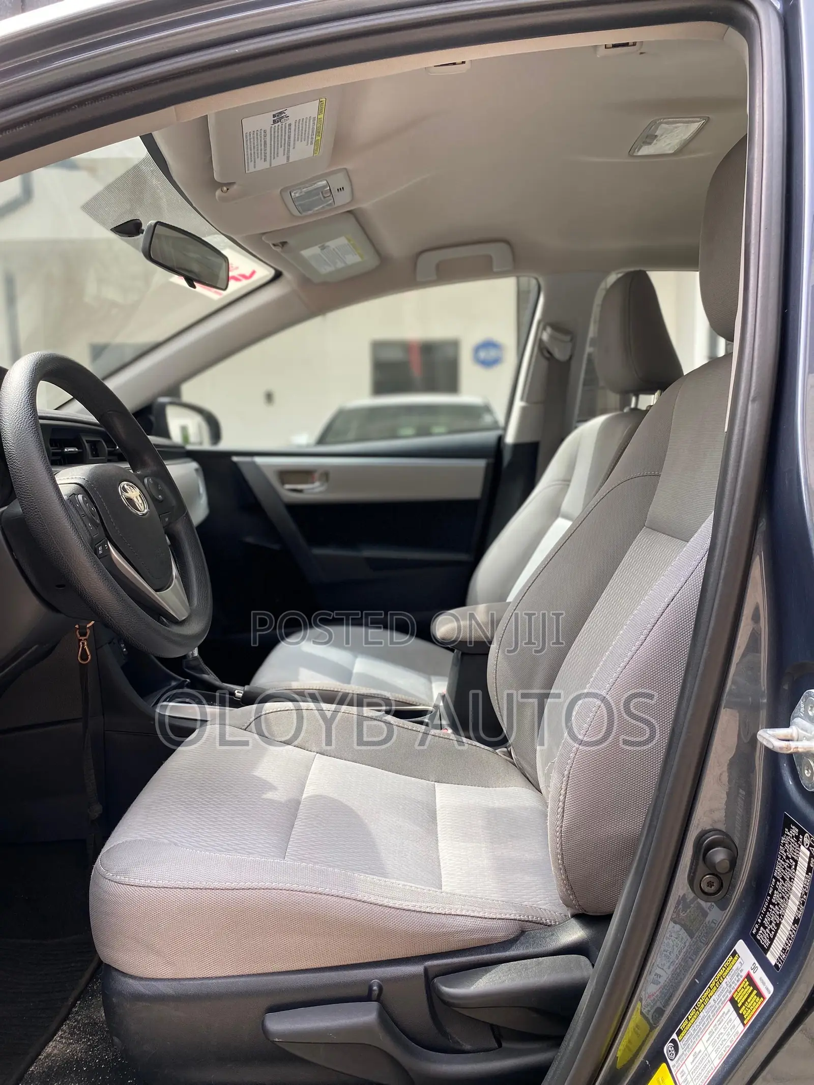 Toyota Corolla LE ECO Premium (1.8L 4cyl CVT) 2016 Gray