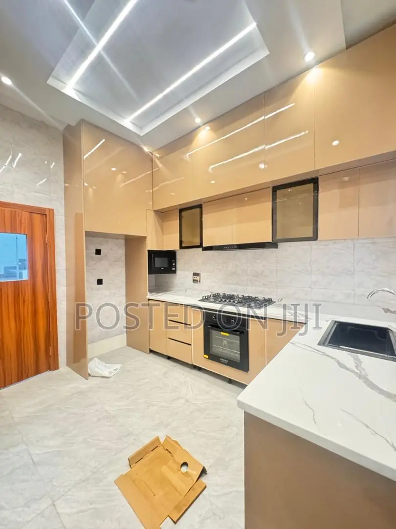 4bdrm Duplex in Orchid, Lekki Phase 2 for sale
