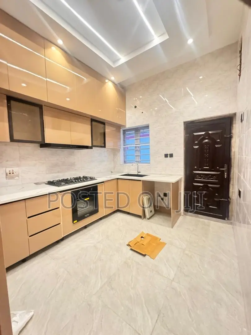 4bdrm Duplex in Orchid, Lekki Phase 2 for sale