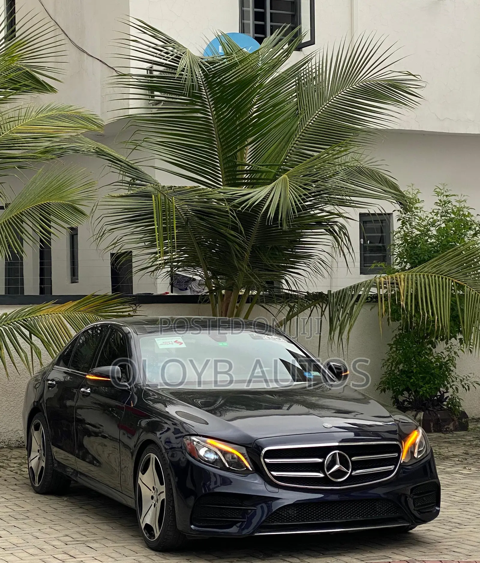 Mercedes-Benz E300 2018 Blue