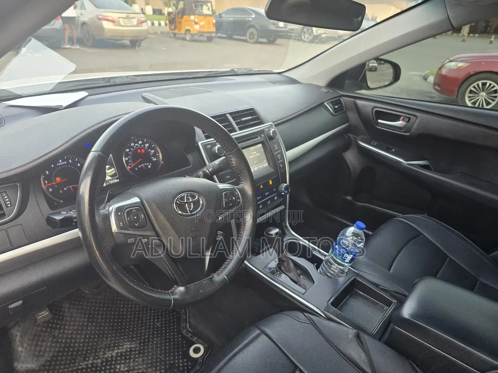 Toyota Camry SE 4dr Sedan (2.5L 4cyl 6A) 2016 White