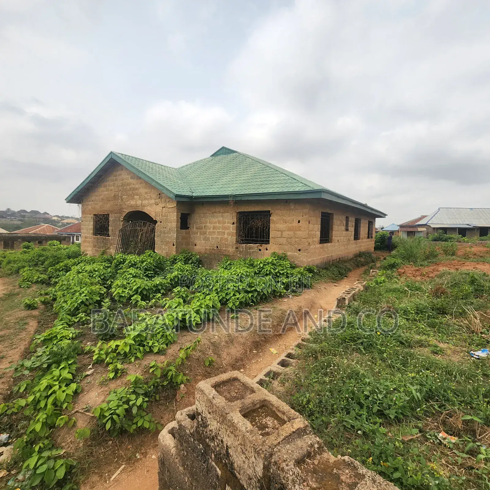 3bdrm Bungalow in Ologuneru for sale