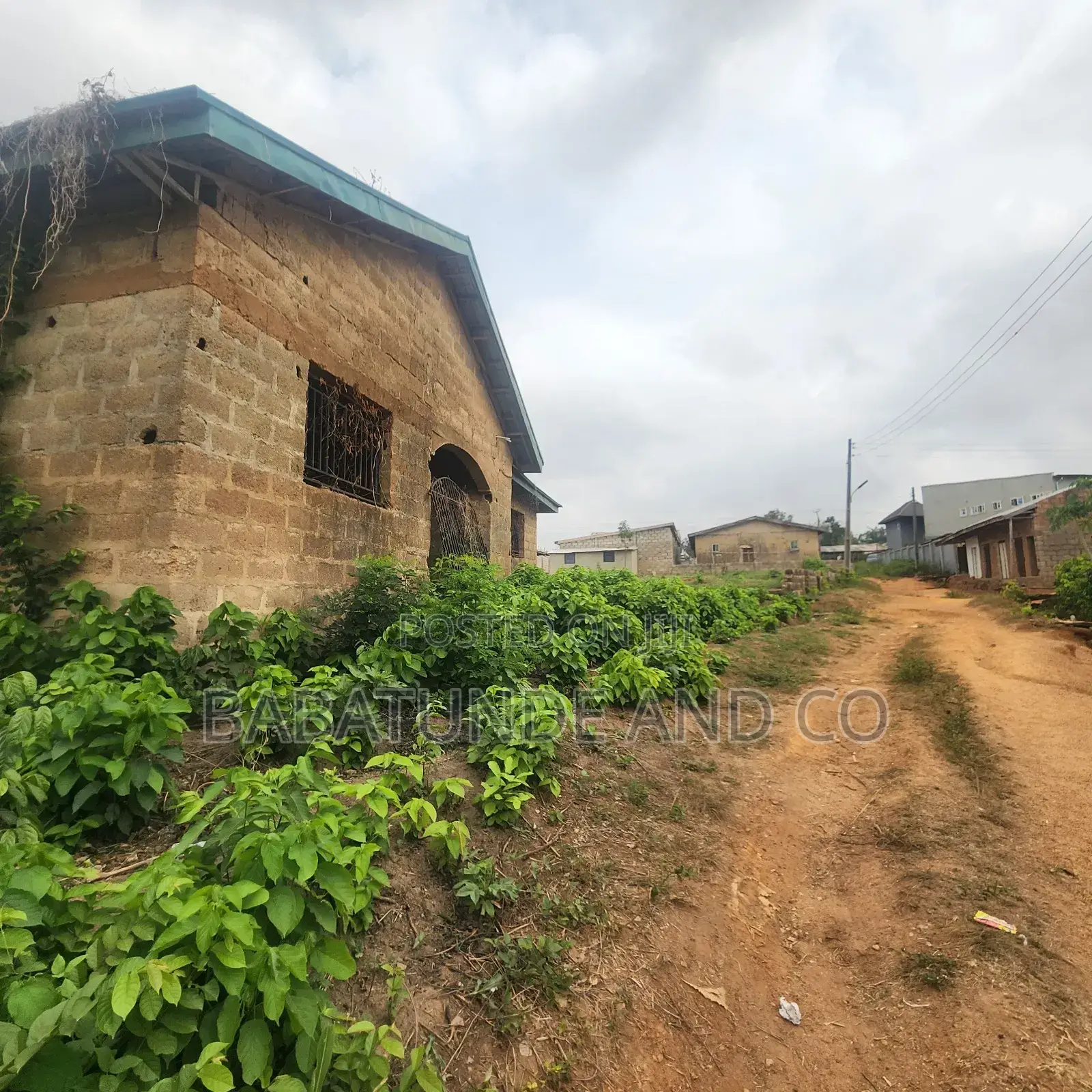 3bdrm Bungalow in Ologuneru for sale