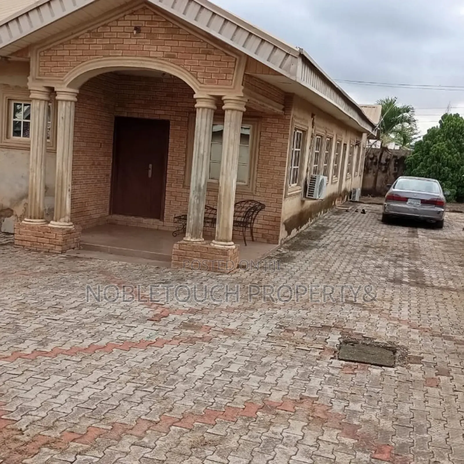 4bdrm Bungalow in All Saints College for sale