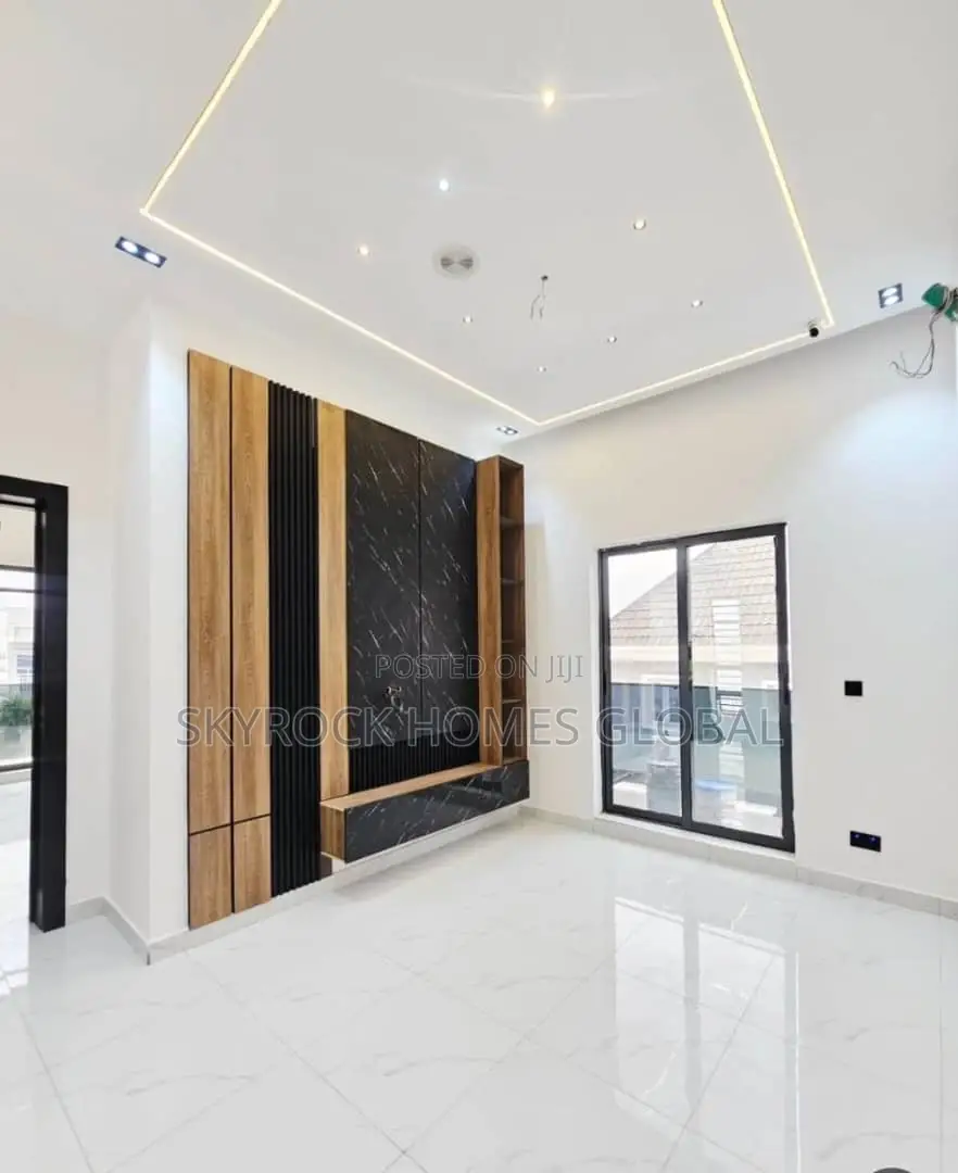 4bdrm Duplex in Igbo-efon for sale