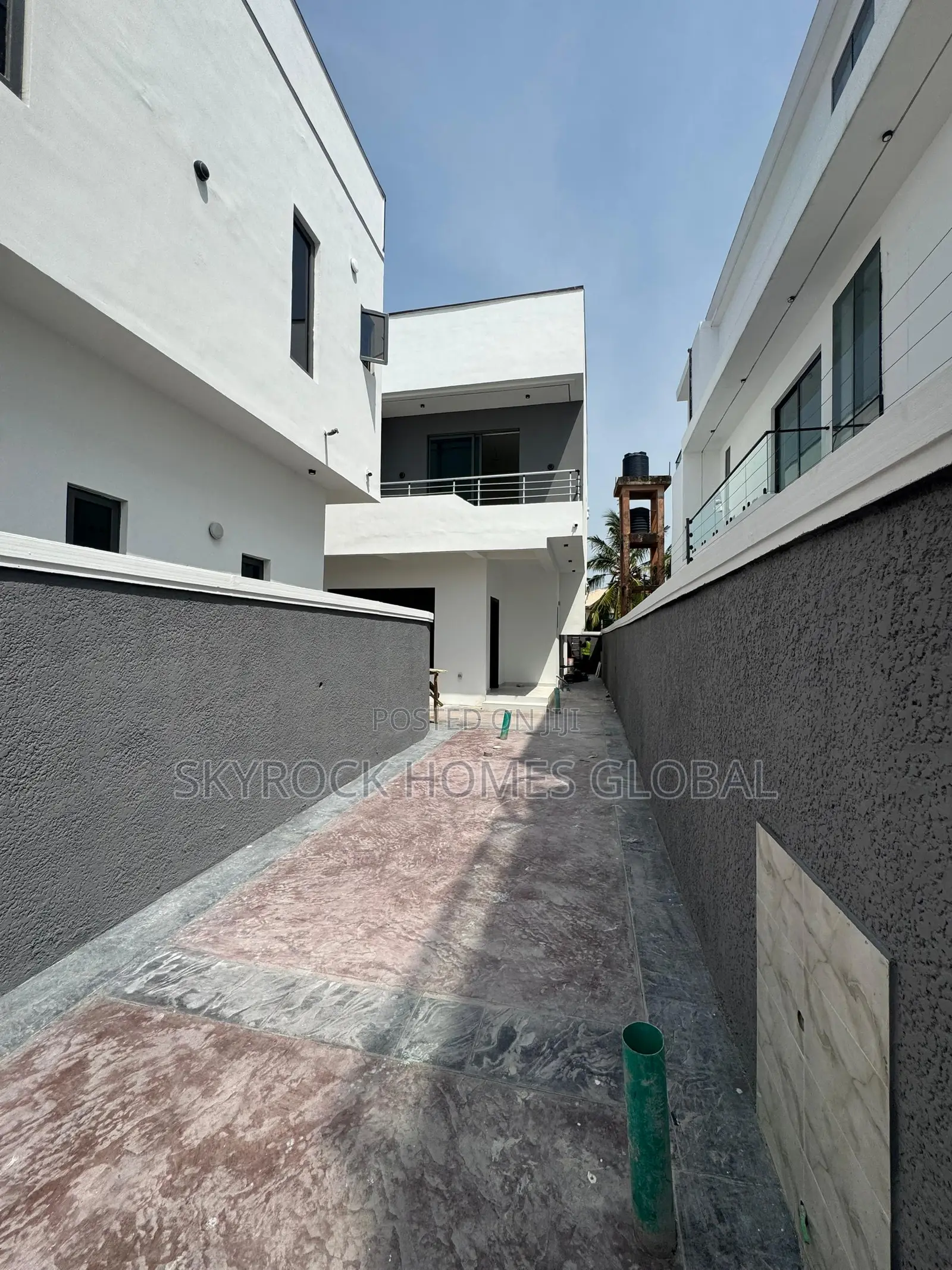 4bdrm Duplex in Igbo-efon for sale