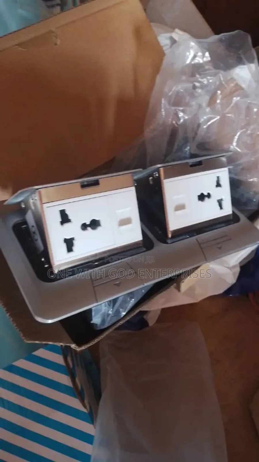 13amps Double Floor Socket With Data Port